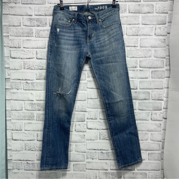 Gap Sexy Distressed Boyfriend Jeans 24 - Picture 1 of 8
